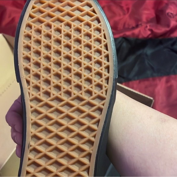 Vans - Picture 3 of 4